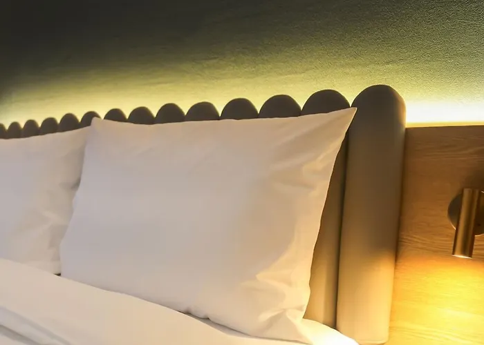 Hotel Cotice The Bridge